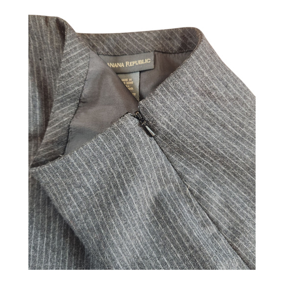 Banana Republic 100% wool pinstripe mini skirt sz 4 lined lightweight charcoal - Picture 6 of 8